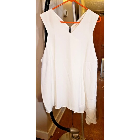 NWT -Rachel Roy - Sleeveless Ivory/Cream Asymmetrical Blouse Size 3X - Picture 2 of 8